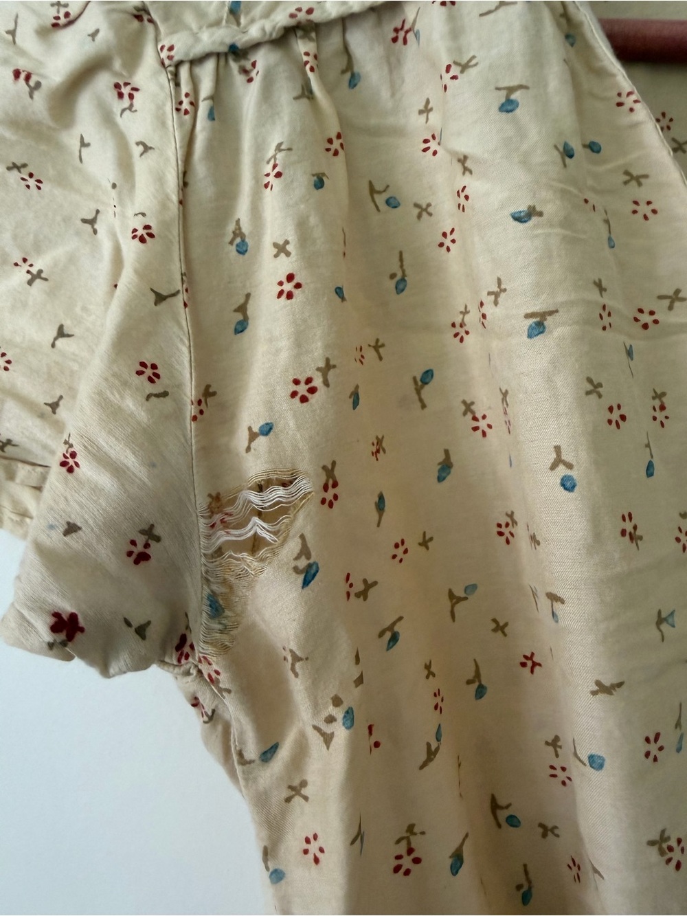 Christy Dawn Cream Floral Dress with V-Neck - Picture 4 of 6